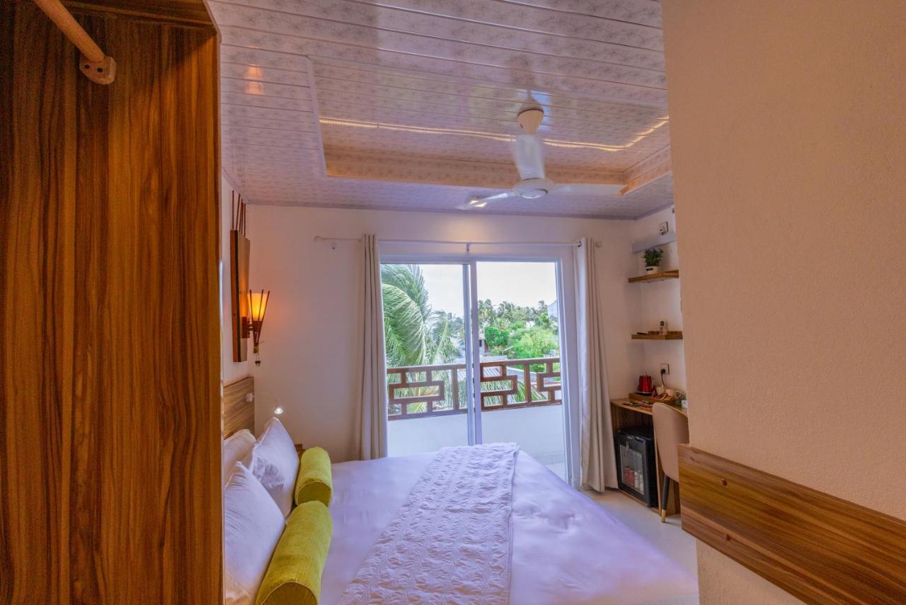 Batuta Maldives Fourson Hotel Тулусдоо Екстериор снимка