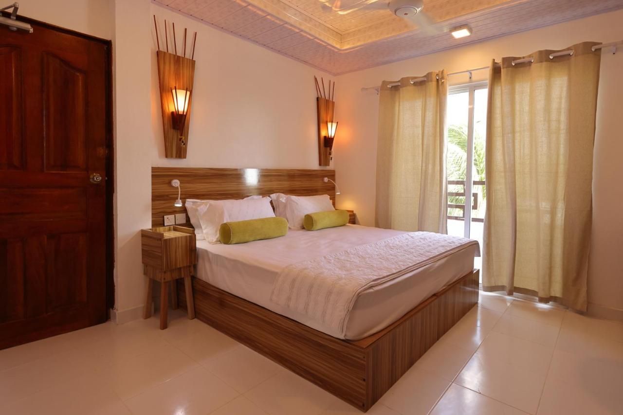 Batuta Maldives Fourson Hotel Тулусдоо Екстериор снимка