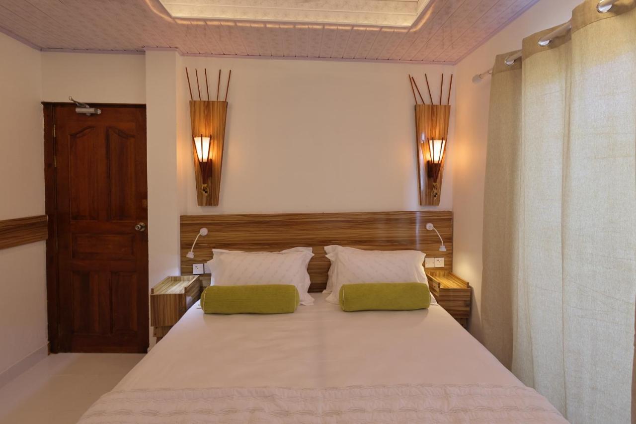 Batuta Maldives Fourson Hotel Тулусдоо Екстериор снимка