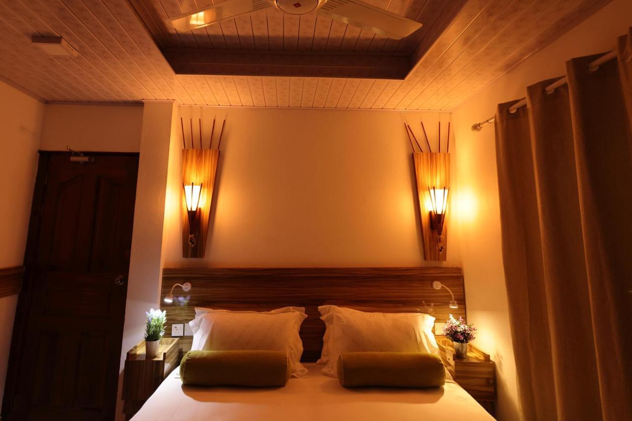 Batuta Maldives Fourson Hotel Тулусдоо Екстериор снимка