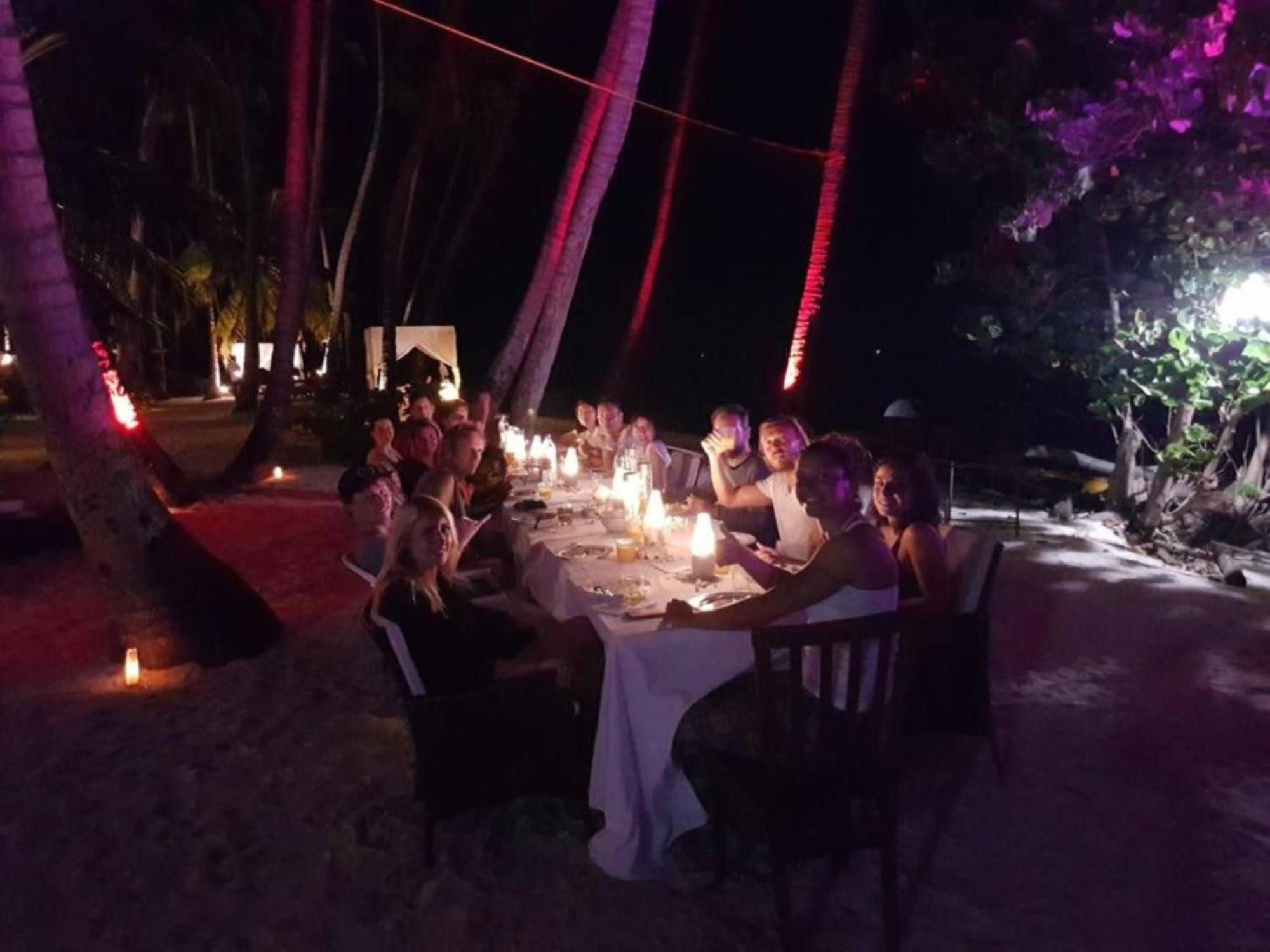 Batuta Maldives Fourson Hotel Тулусдоо Екстериор снимка